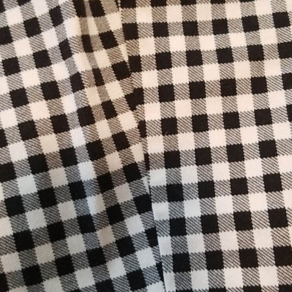 Houndstooth MizarhiLive crop pants.  4p - Picture 2 of 4
